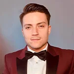 Antonis Aristotelis Koukouravas, Leiterin der Marketingabteilung bei TechSolutions GmbH